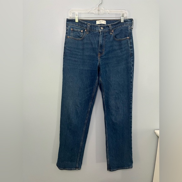 Abercrombie & Fitch Denim - Abercrombie & Fitch Women’s The Straight Mid Rise Blue Jeans. Size 29/8